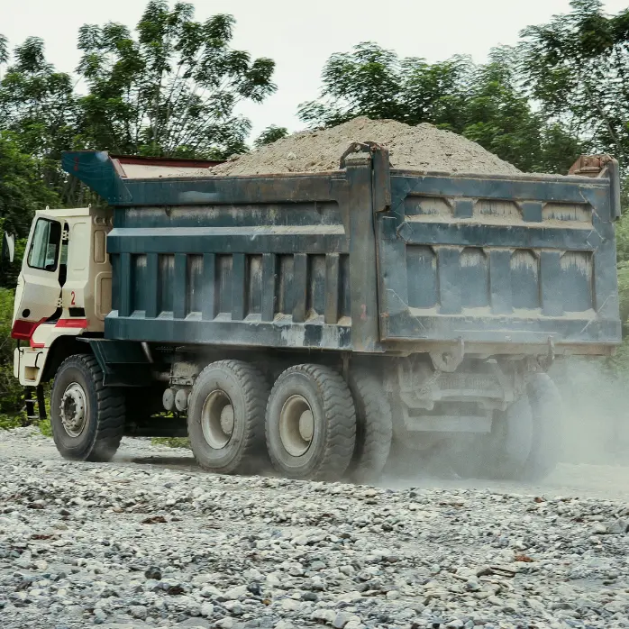 Commercial Truck Rental Services in Dammam | Heavy Hauling & Supply Chain