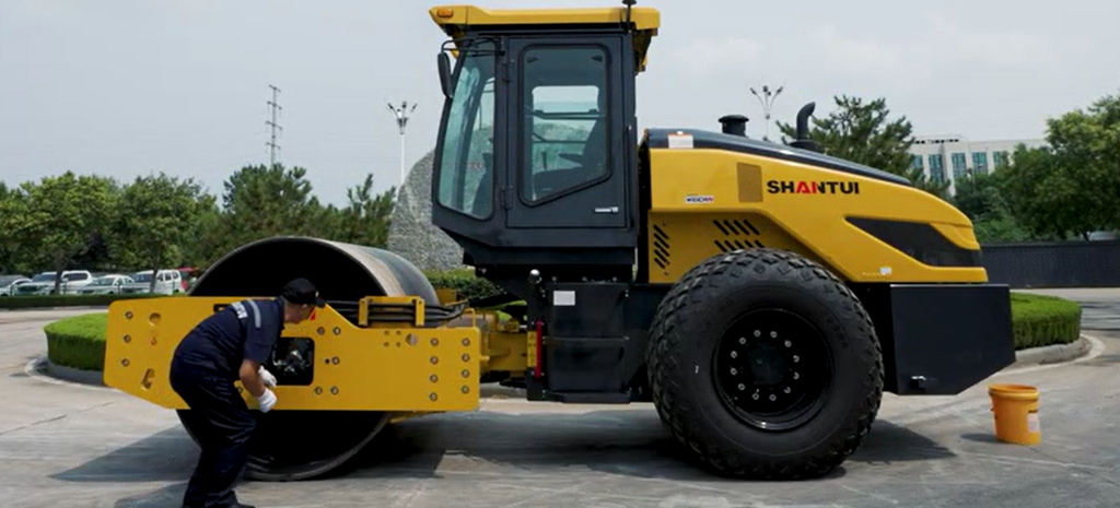 Shantui Equipment Rental in Riyadh
