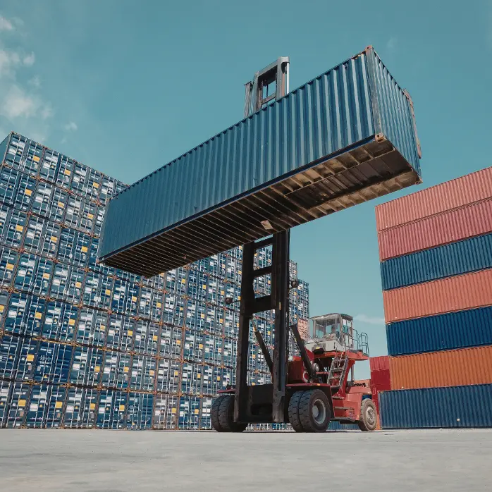 7 Ton Forklift Rental in Madinah | Demanding Material Handling