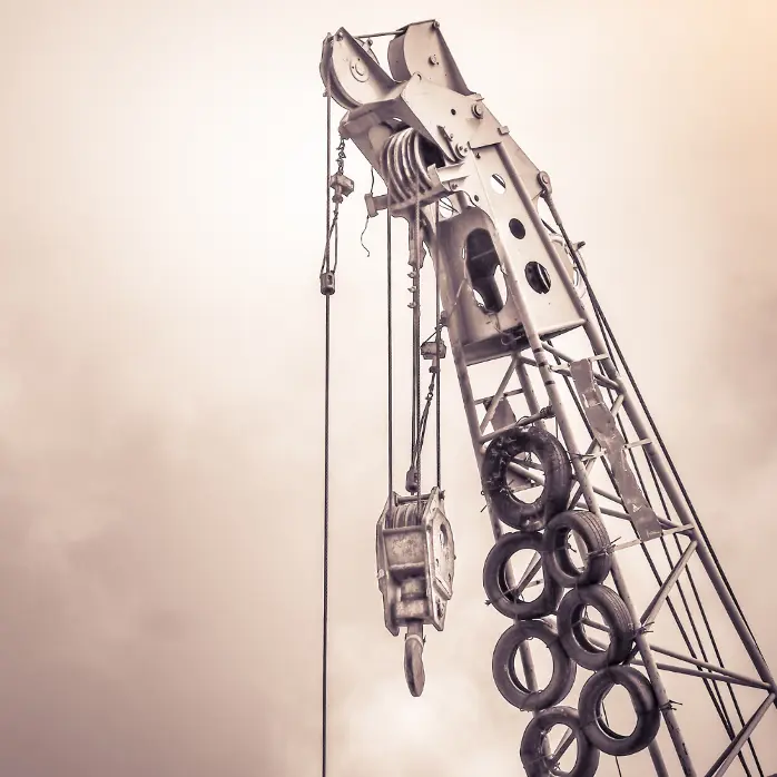 25 Ton Ground & Tower Crane Rental in Dammam | Heavy Duty Hoisting