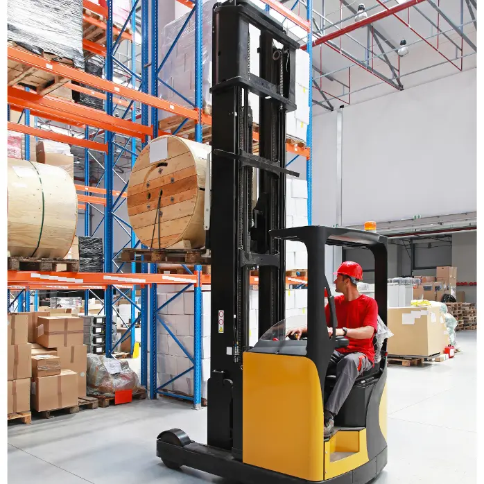 17 Meter Forklift Rental in Riyadh | High-Altitude Material Placement