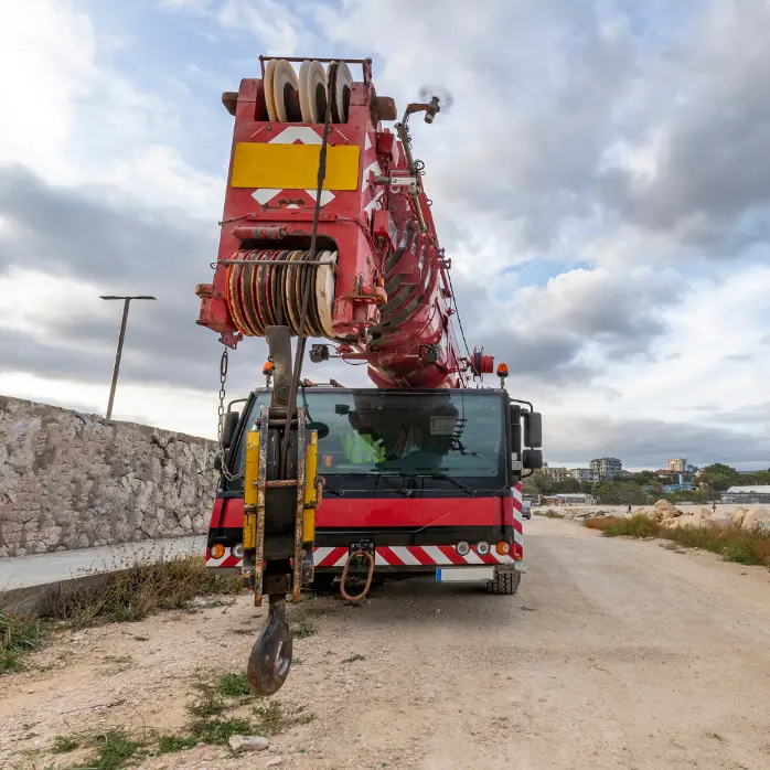 Crane Rental in Riyadh | Heavy Duty Commercial Hoisting